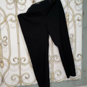 Black Capri pull on pants